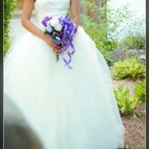 Vera Wang wedding ball gown dress